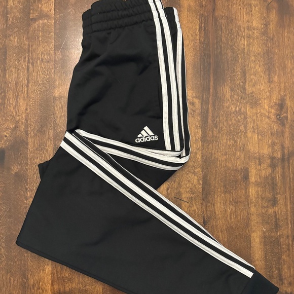 Adidas Iconic Tricot Black Track Pants Joggers Boys 14-16 Large - Picture 1 of 10